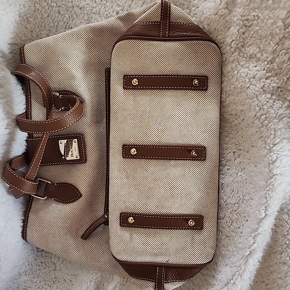 Dooney and Bourke purse - Picture 4 of 6